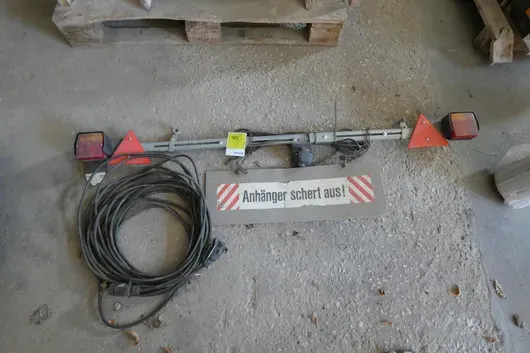 Anhänger-Leuchtenträger, ausziehbar, mit Kabel und Warntafel