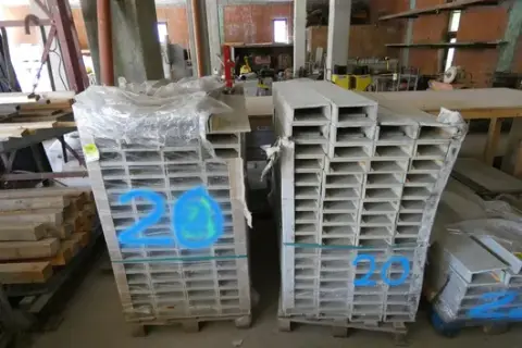 Lot of ceiling edge spacers