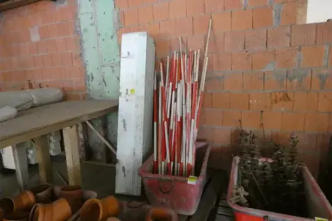 Bac à mortier avec jalons