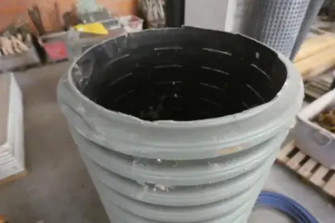 Tube de puits en plastique