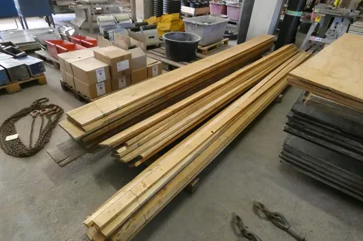 3x lots de planches/lattes en bois