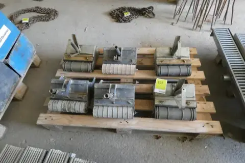 Lot de traîneaux à mortier avec rouleaux