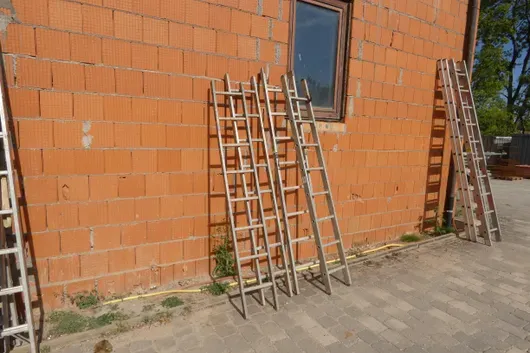 4 ladders