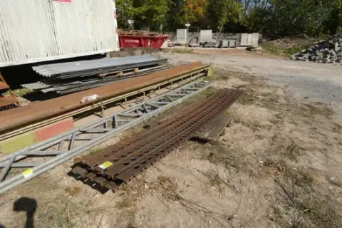 Lot of sand ladders