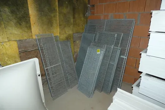 Lot de caillebotis, galvanisés, différentes tailles