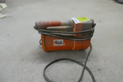 PFT - Pomp met draagbeugel en kabel, oranje