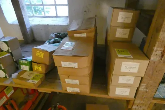 9 dozen verzonken spijkers