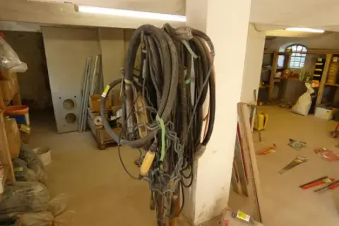 Mixed lot of vibrating bottles
