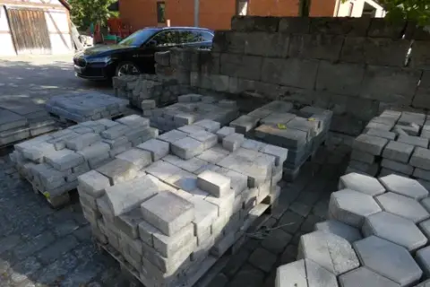 Soubor dlažebních kostek