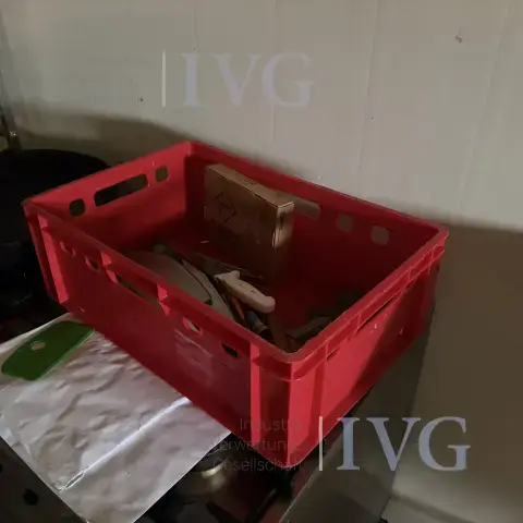 Lot de caisses en plastique (rouges)