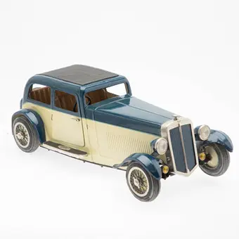 Coupé ancien en tôle avec mécanisme, 1re moitié du 20e siècle.