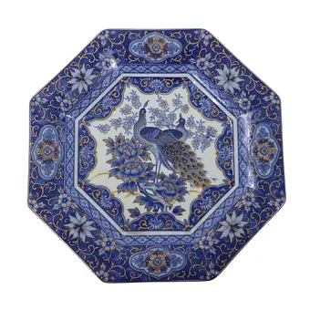 ACHTKANTIG JAPANS IMARI-BORD MET PAUWENMOTIEF.