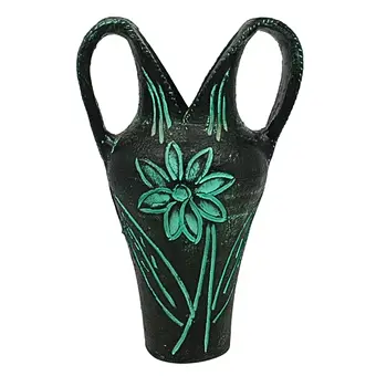 Zwarte design keramieken vaas met bloemdecoratie.