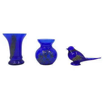 Verre en bleu cobalt.