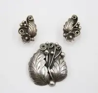 Set, Silber gepr., gemarkt "RPB", Anhänger und Ohrstecker, zus. ca. 10,6gr., Anh. L-3cm