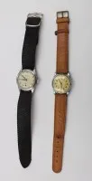 2x vintage náramkové hodinky, pravděpodobně 30./40. léta, vojenské?, 1x Kienzle, strojky běží, stopy stáří a nošení, cca D-3 cm