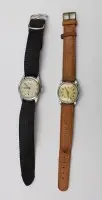 2x vintage náramkové hodinky, pravděpodobně 30./40. léta, vojenské?, 1x Kienzle, strojky běží, stopy stáří a nošení, cca D-3 cm