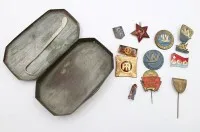 kl. Sammlung historischer Anstecknadeln, Medaillen und Abzeichen, UdSSR und DDR
