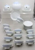 Soupière, 2 saucières et 12 tasses à soupe avec sous-tasses, Rosenthal studio-line, décor Lotus, dessin Wiinblad, soupière H-20 cm, tasses à soupe H-6 cm