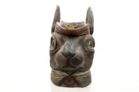 Boîte à couvercle figurine, lièvre avec monocle, probablement terre cuite, 1 oreille recollée, âge ?, env. H 25,5 cm P 20 cm