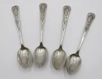4x cuillères à café, vers 1900, argent poinçonné, ciselé, 56,8 g, L 14,2 cm