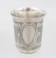 beau gobelet en argent 800, vers 1900, 34,7 g, H env. 6,5 cm