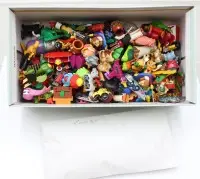 Lot de figurines d'œufs surprises diverses, non triées