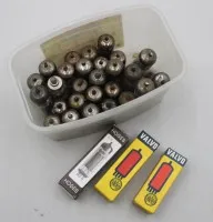 Lot de diverses tubes électroniques, plus anciens, fonctions non testées, env. 30 pièces