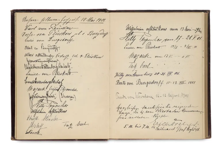 Guest book with over 2000 entries and signatures of numerous, partly recurring visitors, including many nobles and well-known figures