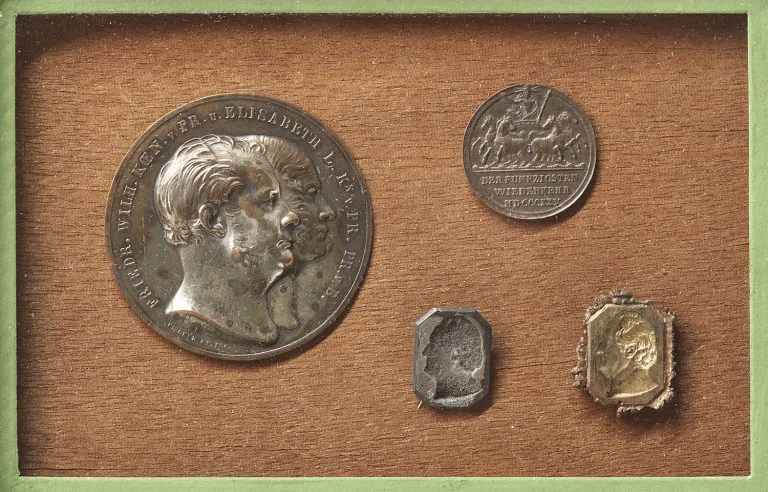 Sammlung von 4 einseitigen Bronzeabschlägen von historischen Medaillen