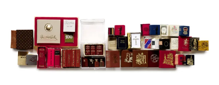 Kolekcja 52 głównie niemieckich miniaturowych książek