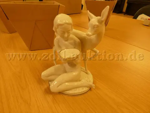 1 Porzellanfigur Mädchen mit Reh, Hutschenreuther,