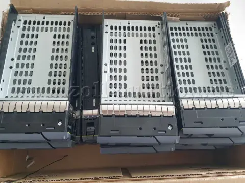 20 NetApp 111 – рамки HDD Caddy 3,5 дюйма, P/N: 111-00734 + C2