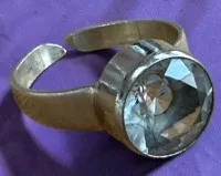 Silberring-835- mit gr. klaren facett. Stein, offene Schiene, 4,62 gr