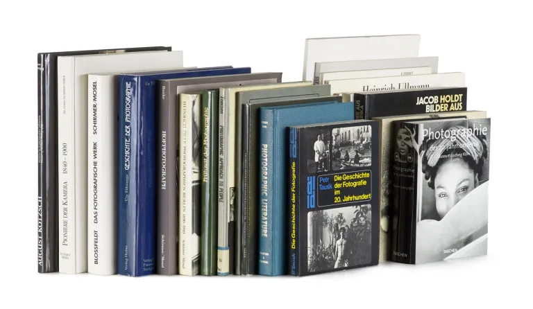 Collectie van 21 werken over de geschiedenis van de fotografie
