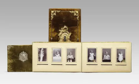Collection de 4 albums photo avec 160 photographies de portraits