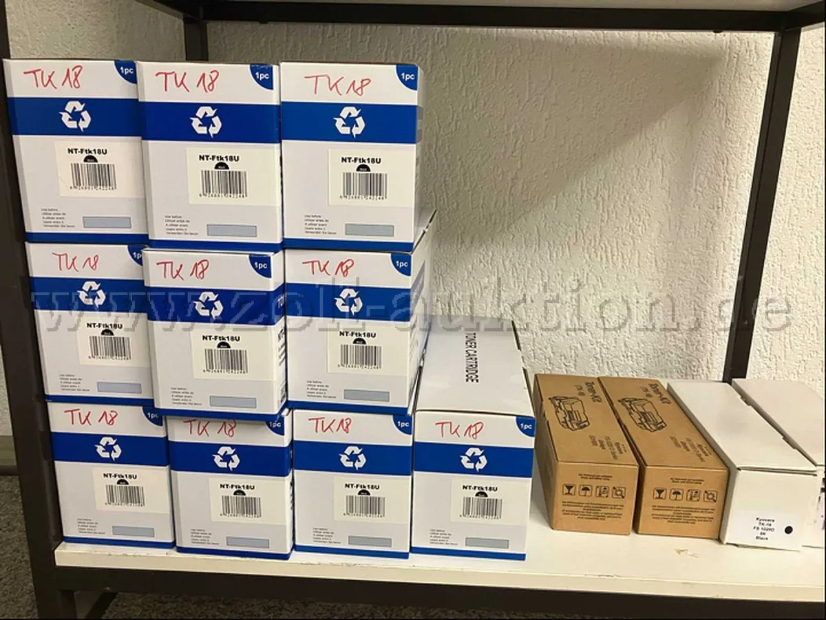 14 cartouches de toner pour KYOCERA TK-18 noir (anciennes, non ouvertes encore scellées)