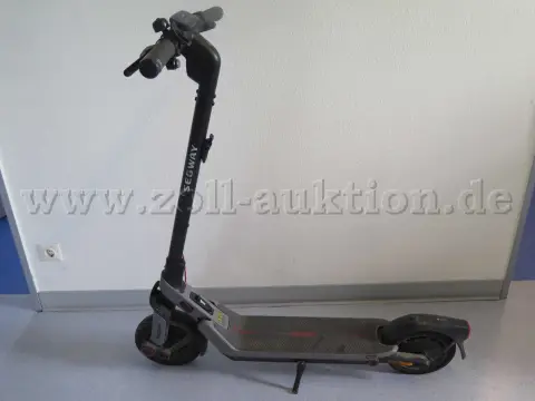 1 hulajnoga elektryczna Segway-Ninebot E3 D