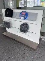 1 product stand, approx. 2 m wide with 3 pockets and 1 set of snow chains