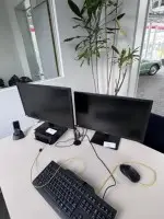 2 широкоформатных TFT-монитора Hannspree