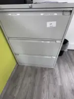 1 металлический подвесной картотечный шкаф, 2-рядный, 3-ящичный
