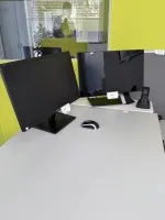 2 breedbeeld TFT-monitoren