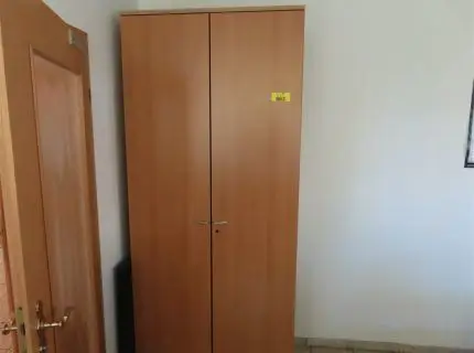 1 armoire murale, env. 1,20 m x 2,20 m, 2 portes, hêtre