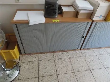 3 buffets, env. 1,20 m x 80 cm, 1 porte à rideau