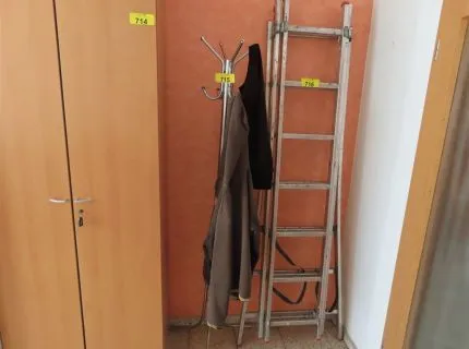 1 штанга для одежды