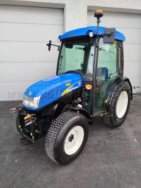 1 Schmalspur Schlepper New Holland T3030 Allrad