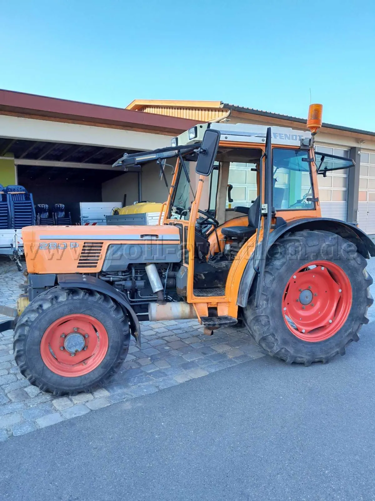 1 Fendt Zugmaschine / Ackerschlepper 280 P mit 1 Stück Räumschild