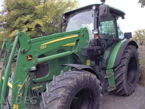 Zemědělský traktor John Deere 5820
