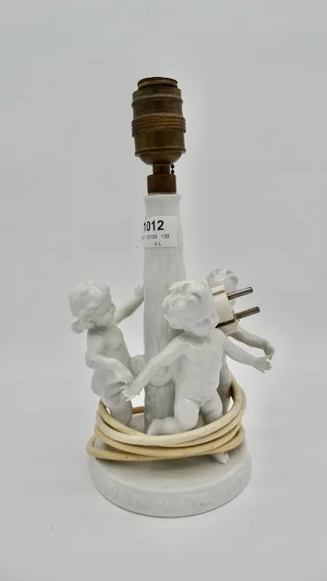 1 lamp base "Children's Round Dance"