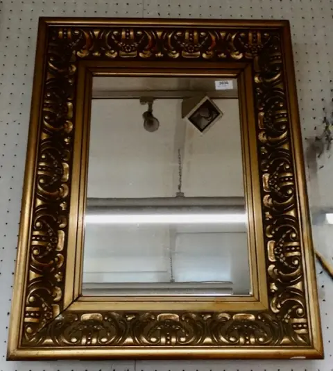 1 wall mirror